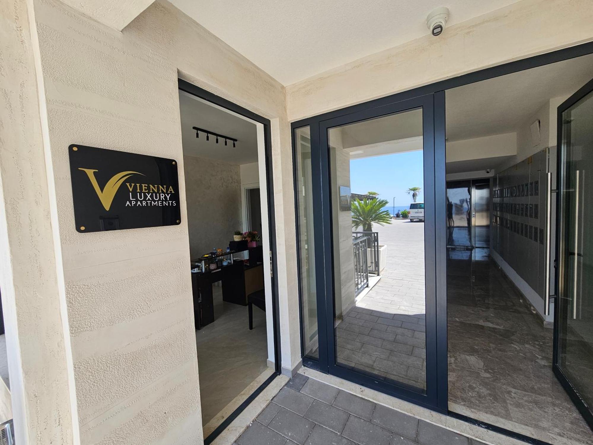 Vienna Luxury Apartments Dobra Voda Exterior photo